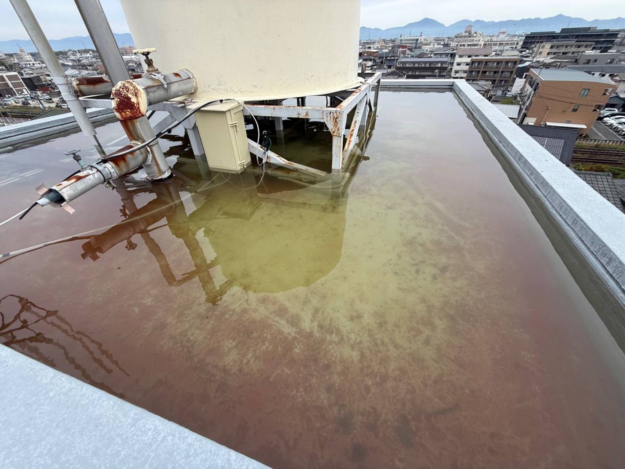 徳島市のマンション屋上高架水槽水漏れ補修